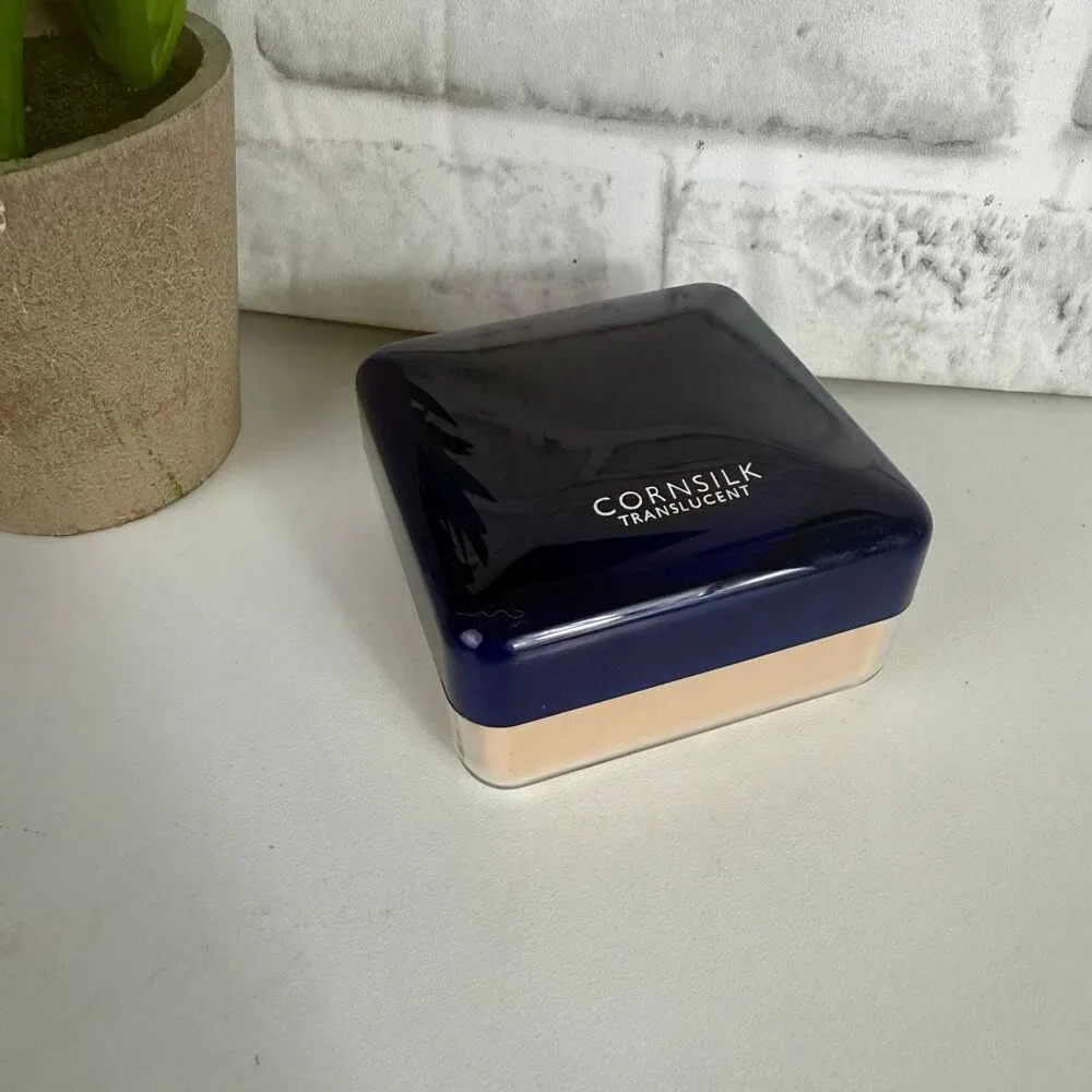 Sally Hansen Cornsilk Shine Control Translucent Loose Powder in NUDE Brand new